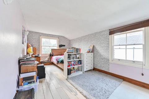 2 bedroom flat for sale, Barrow Road, Streatham, London, SW16