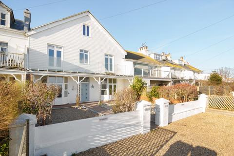 6 bedroom house for sale, Marine Terrace, Pevensey Bay, Pevensey
