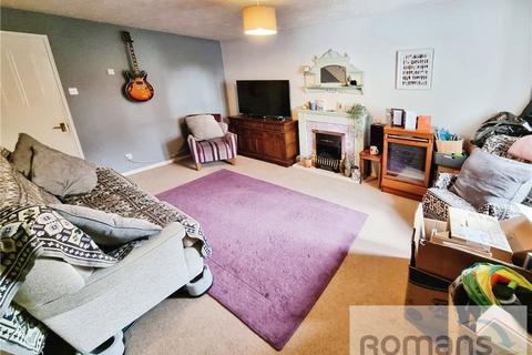 3 bedroom semi-detached house for sale - Emerson Close, Swindon, Wiltshire