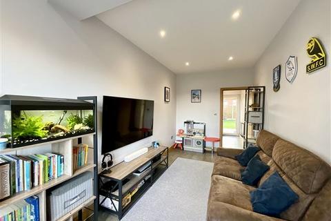 61 Aughton Lane, Aston, Sheffield, S26 2AN