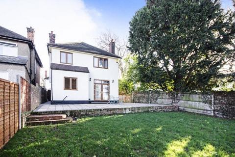 5 bedroom detached house to rent, Hillcourt Avenue, North Finchley, N12