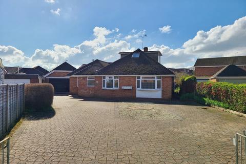 4 bedroom detached bungalow for sale, Barnsfield Crescent, Totton SO40