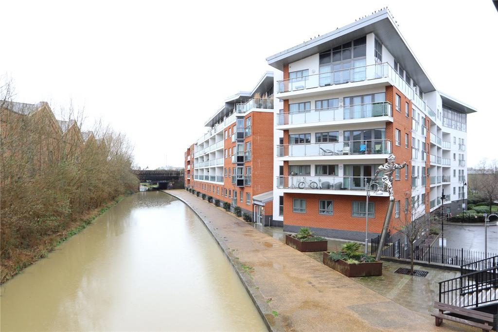 Trevithick Court, Lonsdale, Wolverton, Milton Keynes, MK12 2 bed