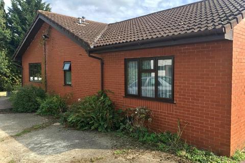 2 bedroom bungalow for sale, Woodfield Lane, Hatfield AL9