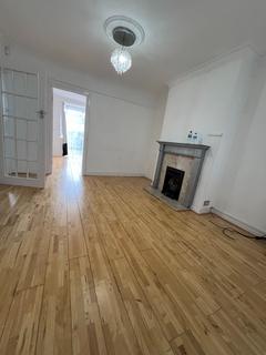 3 bedroom terraced house to rent, Firs Lane, London
