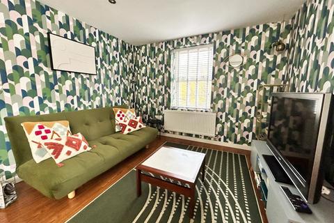 2 bedroom apartment to rent, Ethelbert Road - Margate
