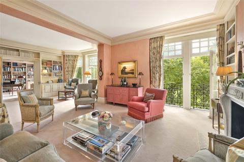 4 bedroom apartment for sale, Burton Court, Franklins Row, SW3