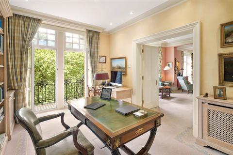 4 bedroom apartment for sale, Burton Court, Franklins Row, SW3