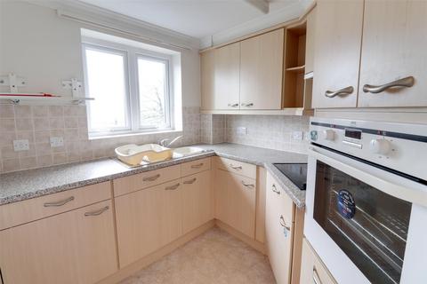 2 bedroom apartment for sale, Manaton Court, Dunheved Road, Launceston, Cornwall, PL15