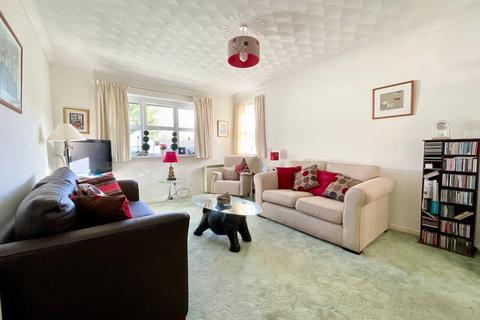 2 bedroom flat for sale, Castle Court, Maryport Street , Usk  NP15