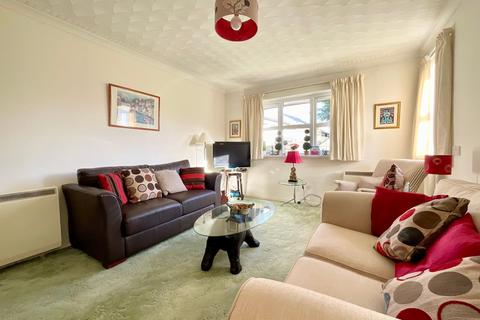 2 bedroom flat for sale, Castle Court, Maryport Street , Usk  NP15