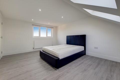 2 bedroom flat to rent, London Road