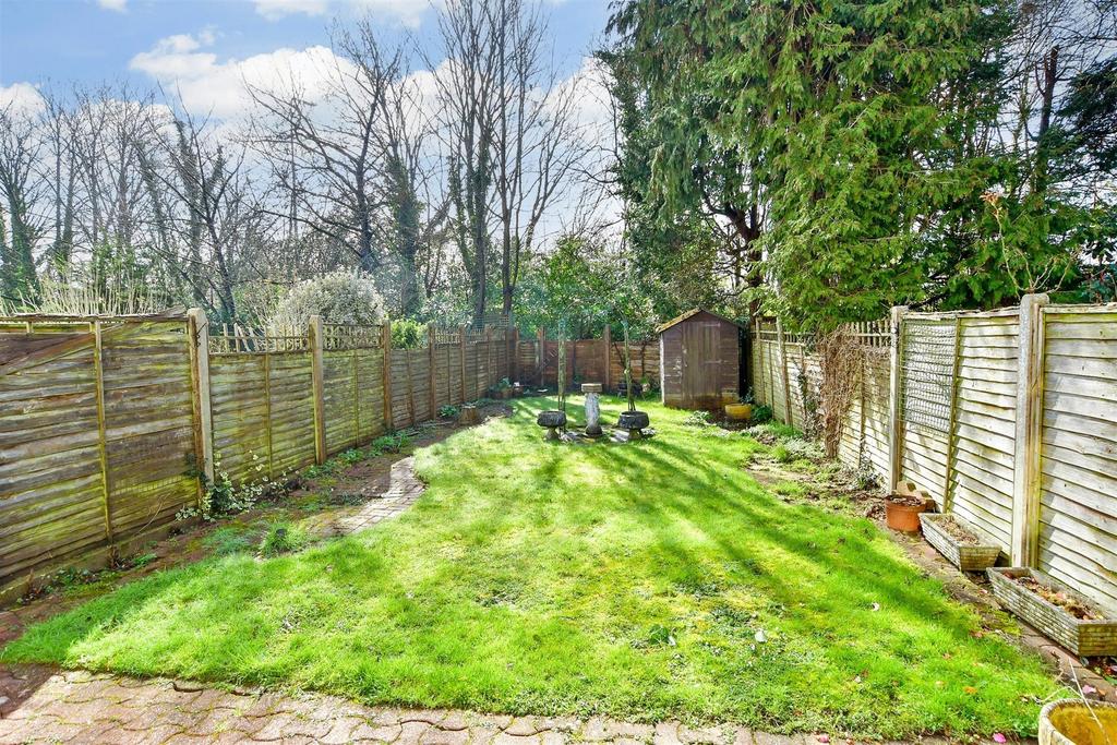 Orchard Road, Havant, Hampshire 3 bed semidetached house for sale £