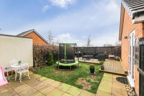 3 bedroom semi-detached house for sale - Coppice Place, Forest Gate, NE12