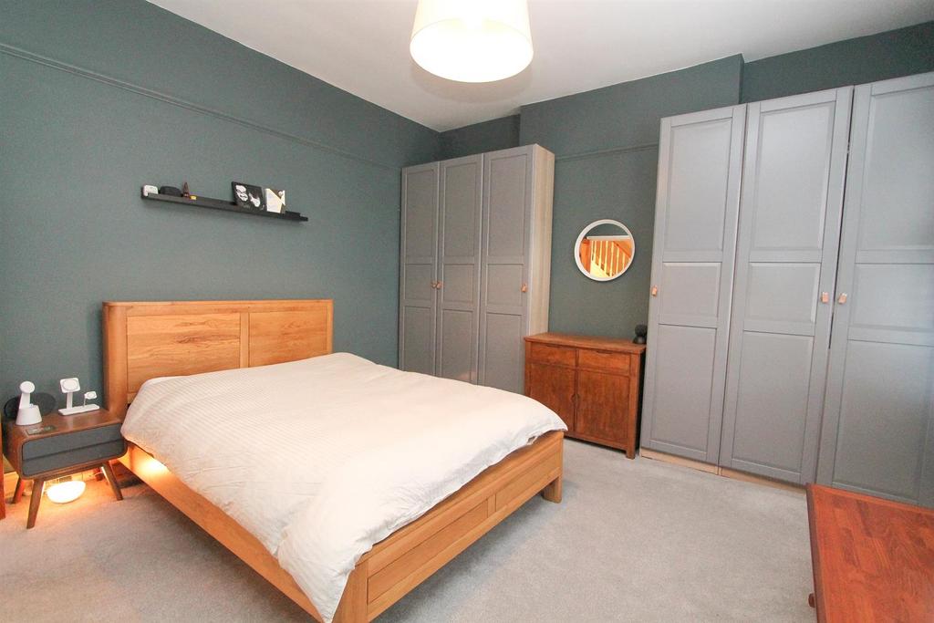 Bed 1b.jpg