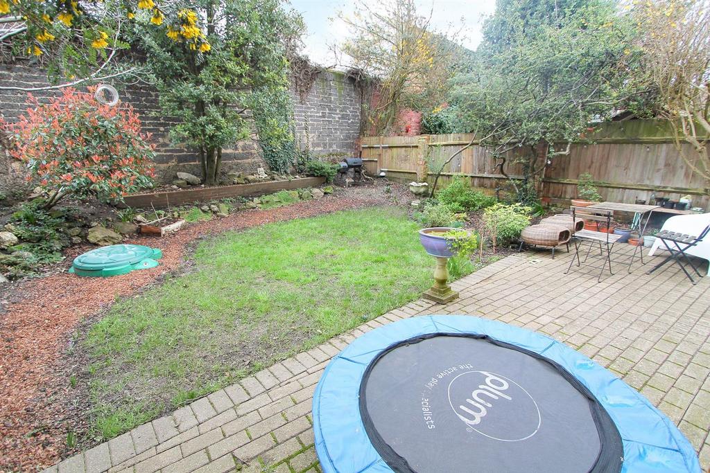 Garden-b.jpg