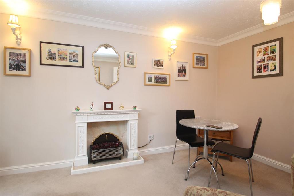 Dining area.JPG