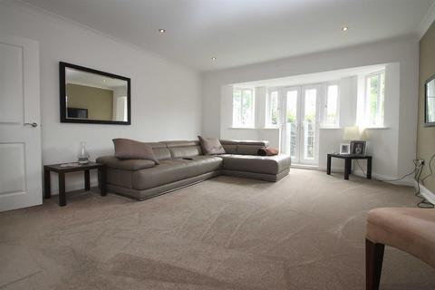 2 bedroom apartment for sale, Harlow Oval, Harrogate HG2