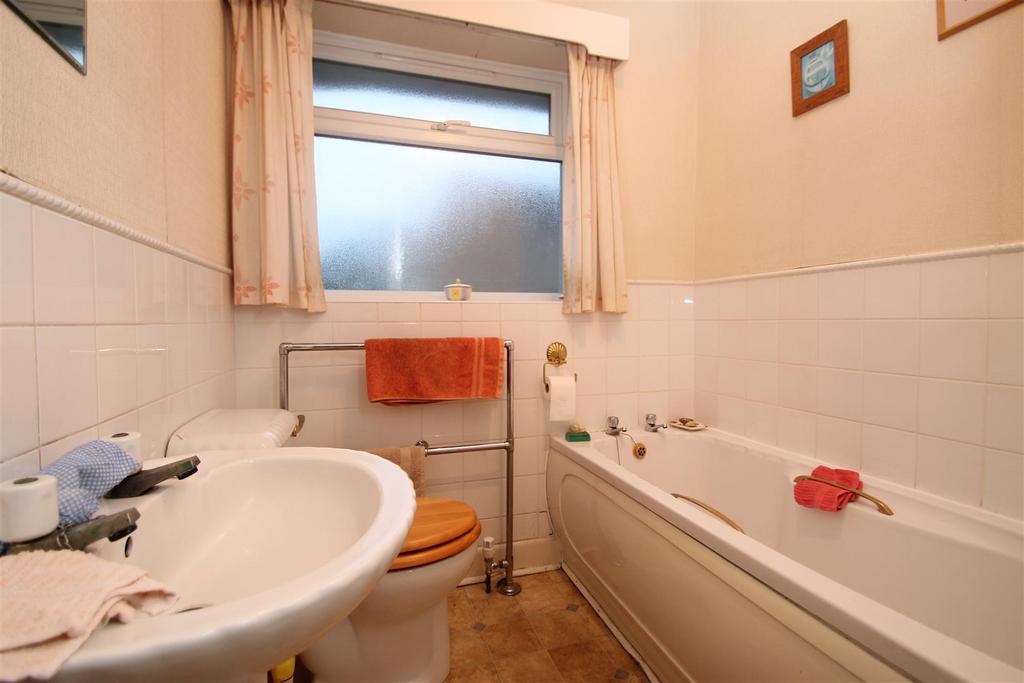 Bathroom.JPG