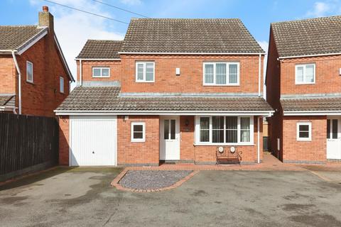 4 bedroom detached house for sale, Woodhurst Close, Tamworth