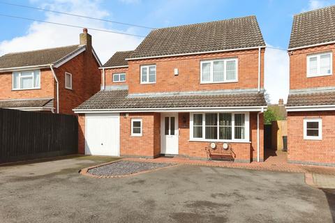 4 bedroom detached house for sale, Woodhurst Close, Tamworth