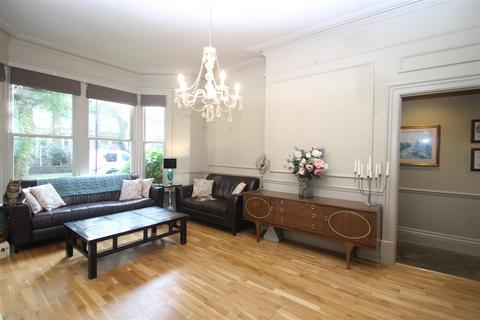 2 bedroom flat for sale, West End Avenue, Harrogate HG2
