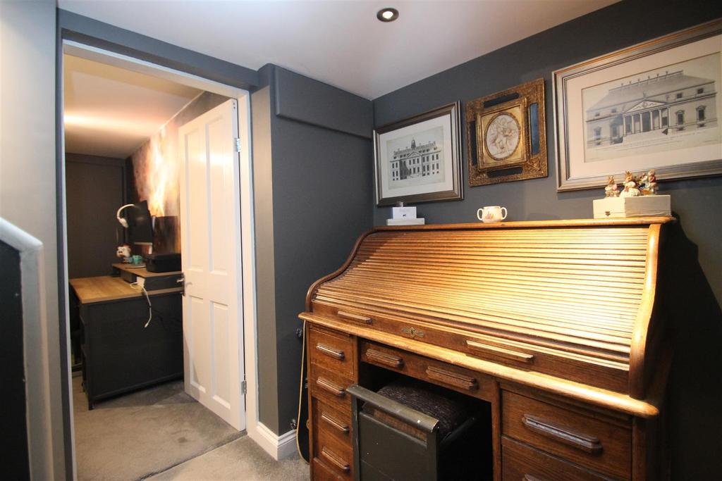 Hallway.JPG