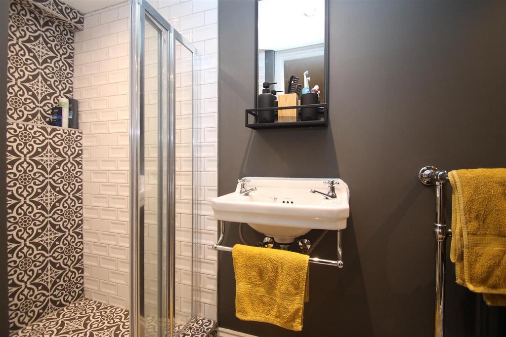 Shower room other side.JPG