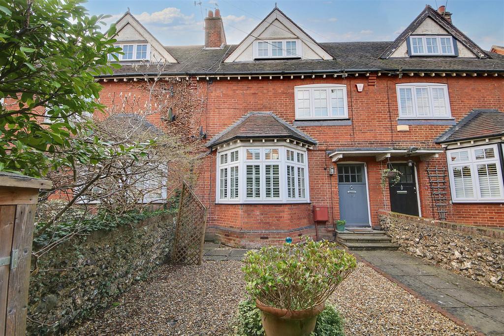 Watling Street, Radlett WD7 4 bed terraced house for sale £799,950