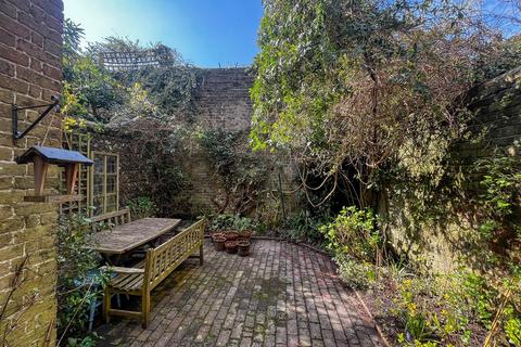 4 bedroom terraced house for sale, Albion Street, Lewes