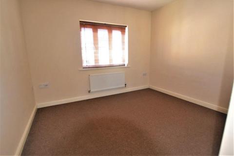 2 bedroom coach house to rent, Lilian Close, Taw Hill