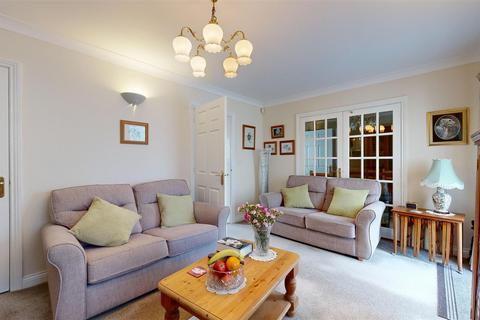 11 Fancys Close, Portland, DT5 2AJ