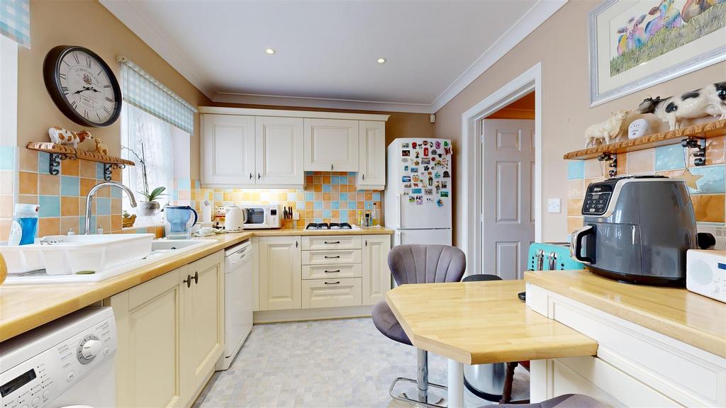 Fancys-Close-03072024 170531.jpg