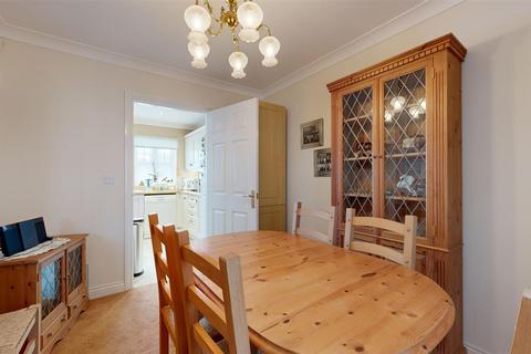 11 Fancys Close, Portland, DT5 2AJ