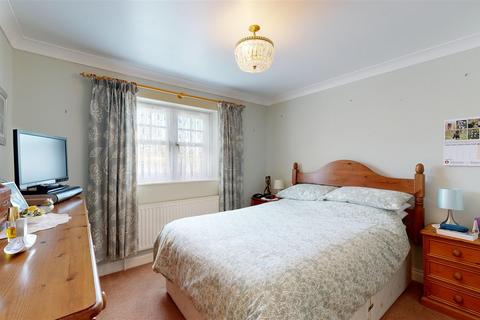 11 Fancys Close, Portland, DT5 2AJ