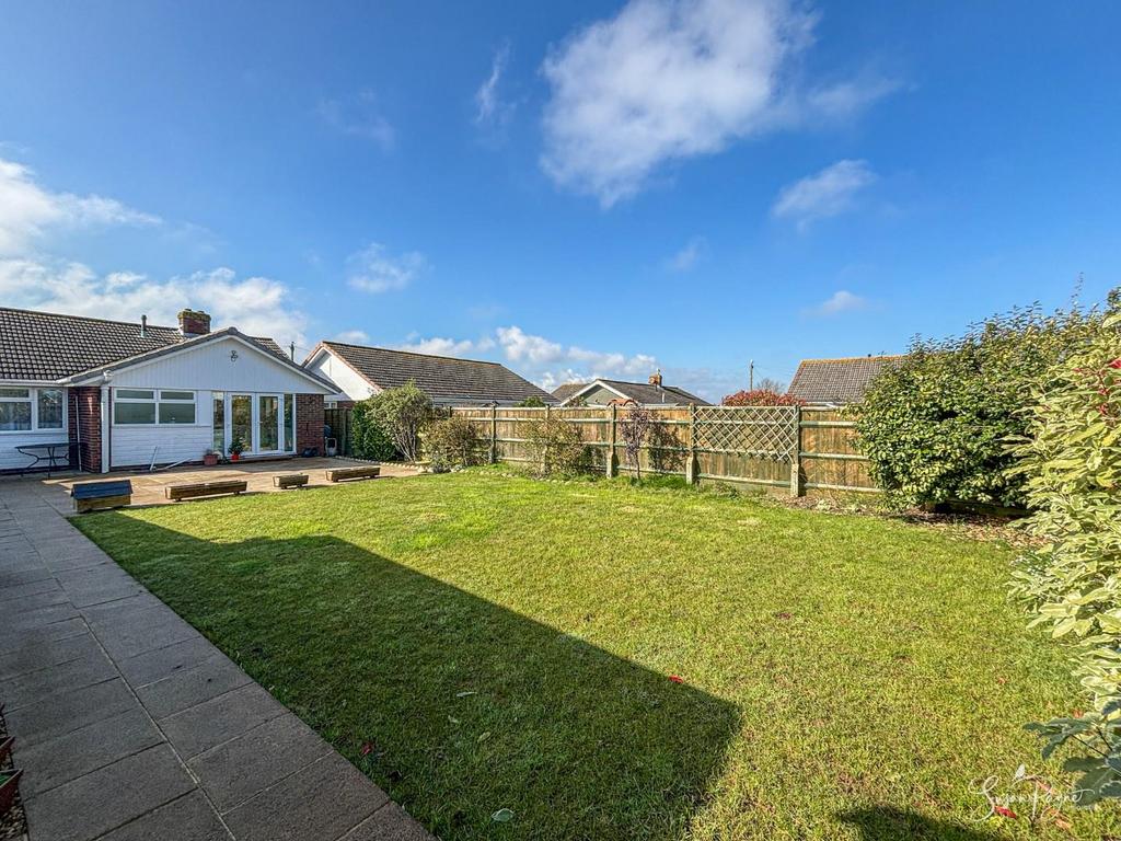Wychwood Close, Seaview 3 bed detached bungalow for sale £425,000