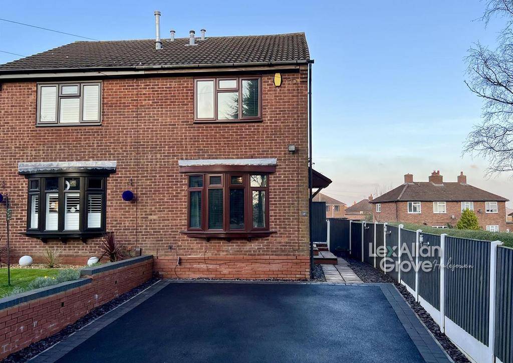 Willetts Drive, Halesowen 2 bed semidetached house for sale £225,000