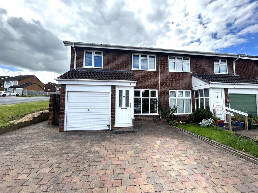 Hambleton Road, Halesowen 3 bed house for sale £275,000
