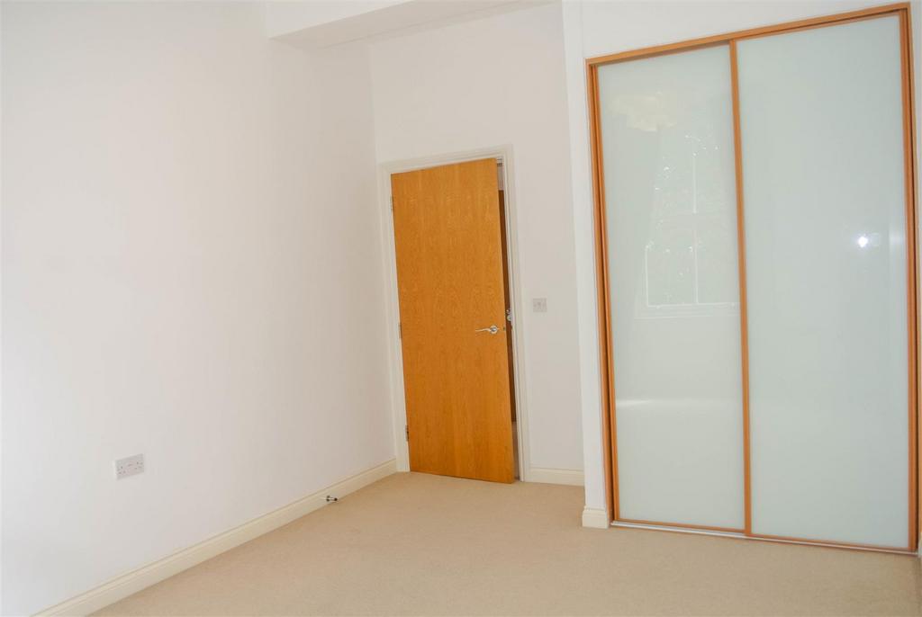 Bedroom, b.JPG