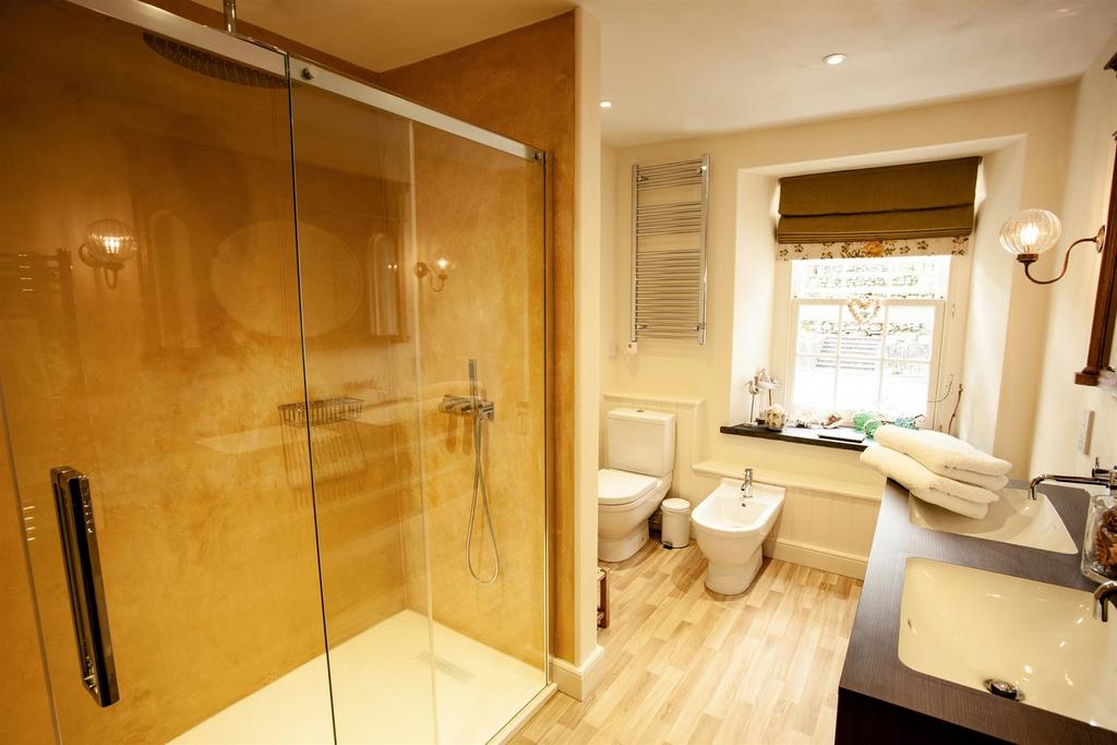 En Suite Shower Room