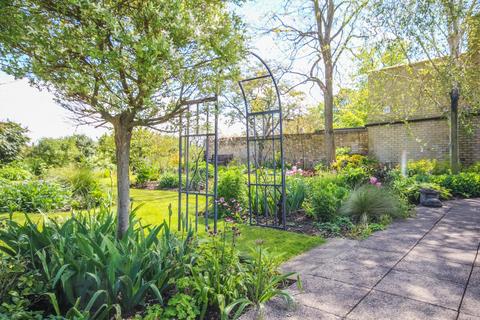 6 Rectory Farm Road, Little Wilbraham, Cambridge, CB21 5LB