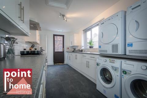 1 bedroom semi-detached house to rent, Birches Head Road, Stoke-On-Trent