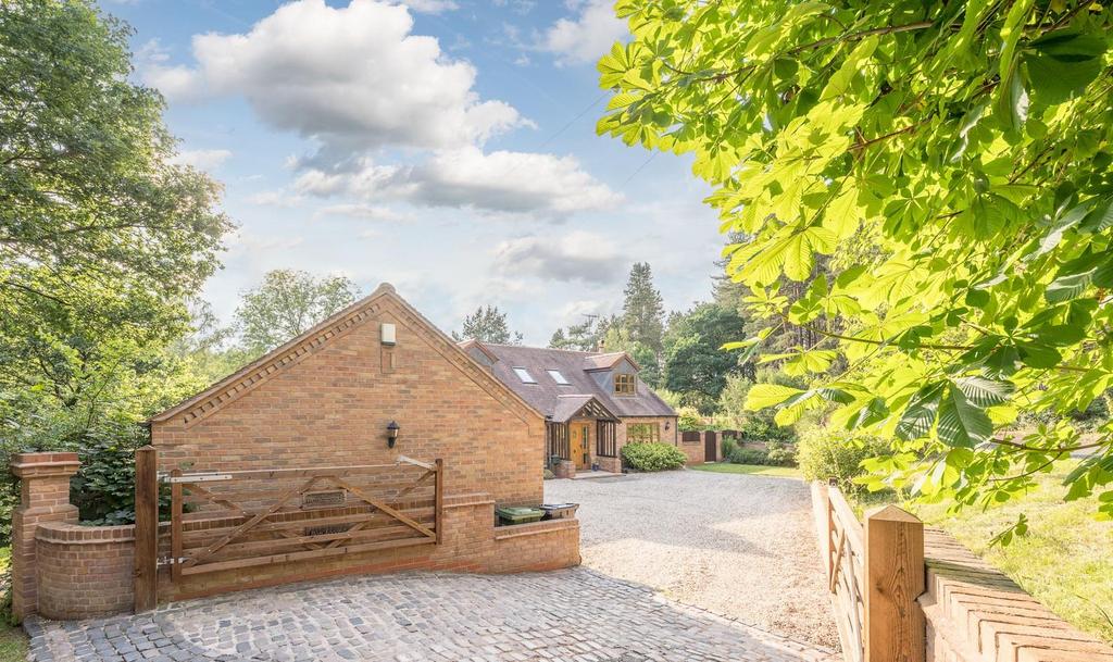 Bon Accord, Kingsford Lane, Wolverley, DY11 5SL 4 bed detached bungalow