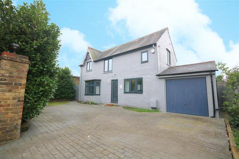 3 bedroom detached house for sale, Holmlea Road, Datchet