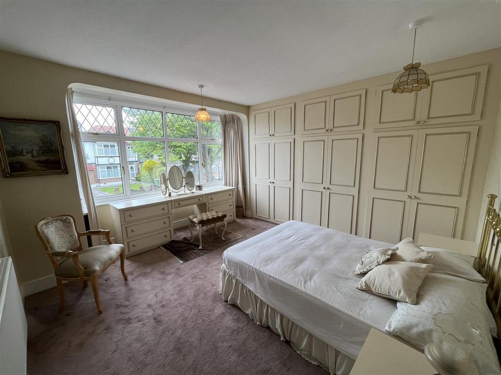 Bedroom1.jpg