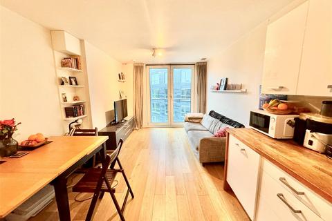 1 bedroom flat for sale, Salamanca Place, London SE1