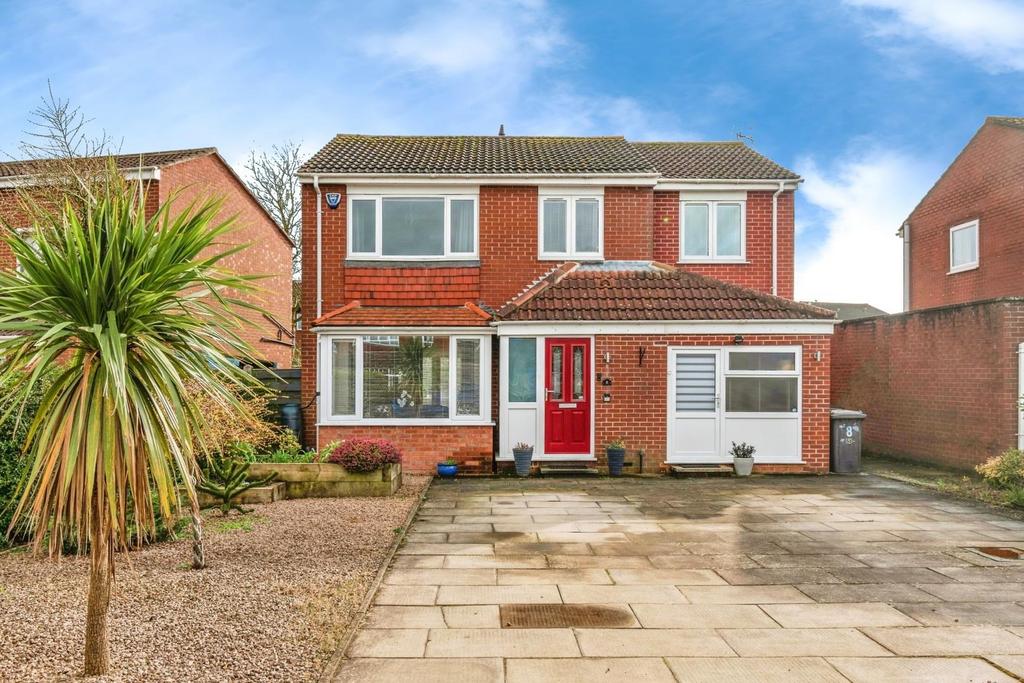 Nairn Close, York 4 bed detached house for sale £500,000