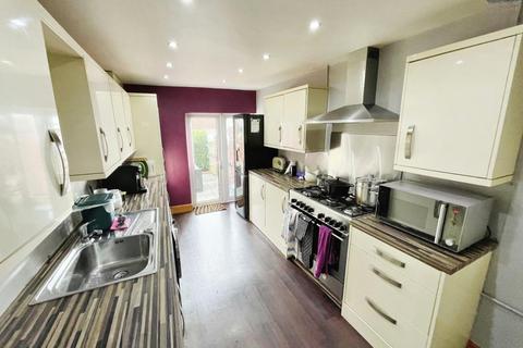 3 bedroom end of terrace house for sale - Beauchamp Road, Warwick