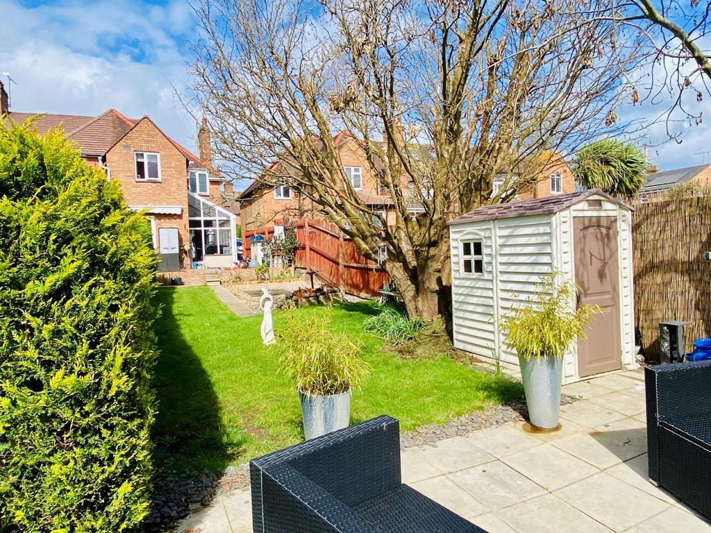 Beauchamp Road, Warwick 3 bed end of terrace house for sale £375,000