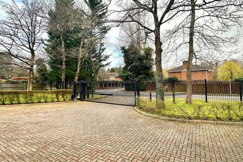 Flat 3, Bearsden Court Charters Road, Ascot, SL5 9SJ